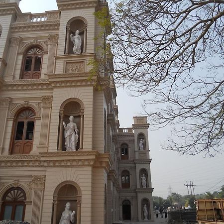 Hôtel Prayag Aristro Club à Calcutta Extérieur photo