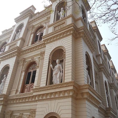 Hôtel Prayag Aristro Club à Calcutta Extérieur photo
