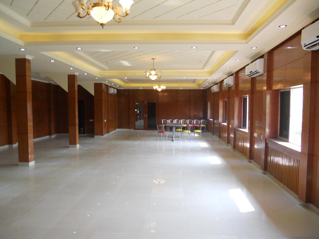 Hôtel Prayag Aristro Club à Calcutta Extérieur photo