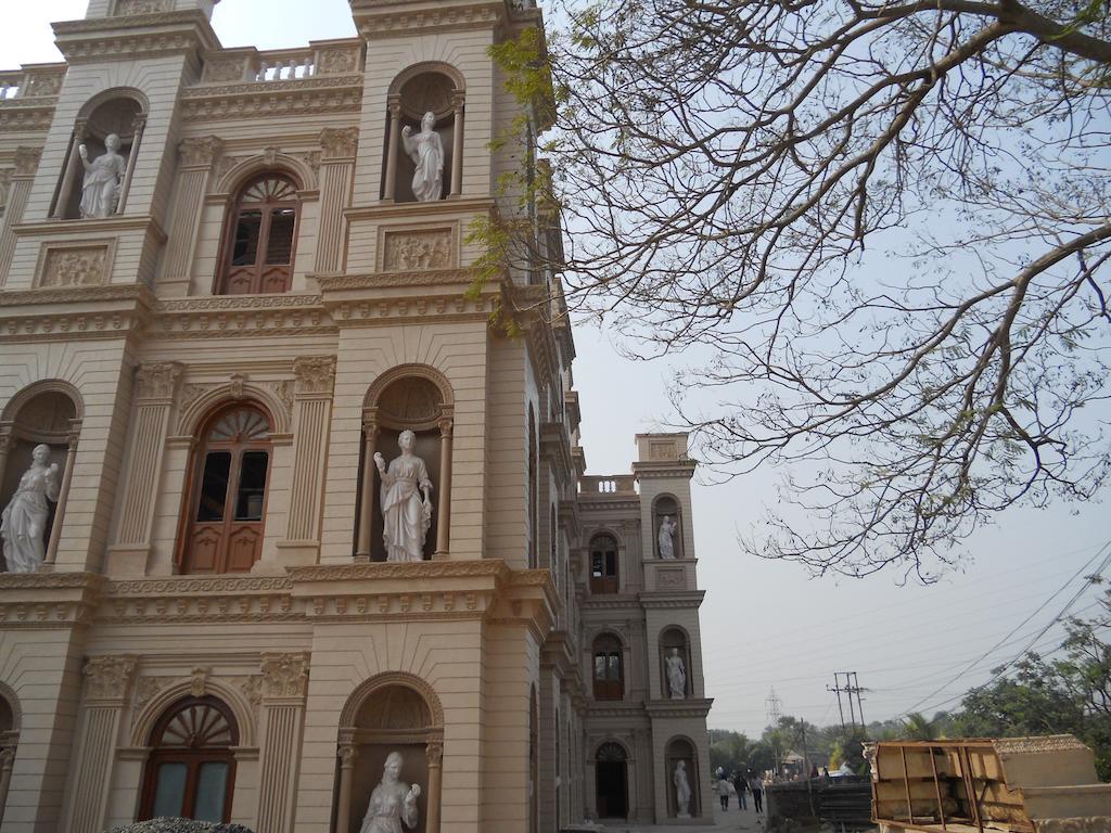Hôtel Prayag Aristro Club à Calcutta Extérieur photo