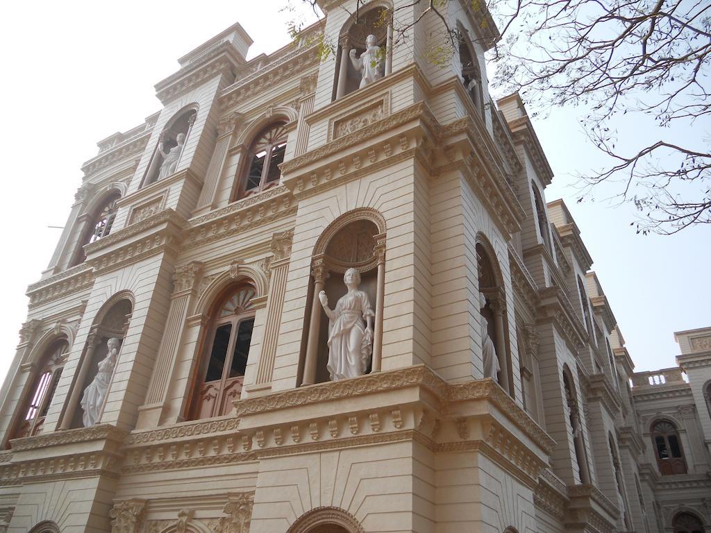 Hôtel Prayag Aristro Club à Calcutta Extérieur photo
